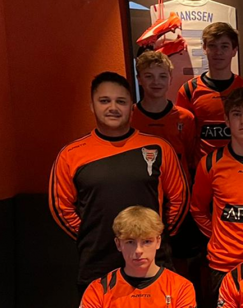 JO17-1-trainer Jerino Lekatompessy op zijn plek bij Wittenhorst