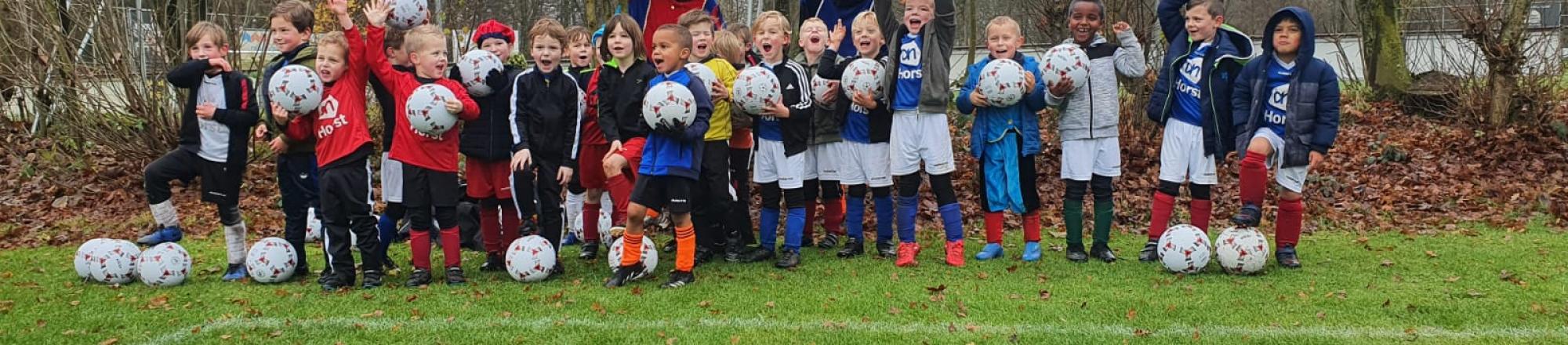 Pieten bezoeken training jeugdafdeling