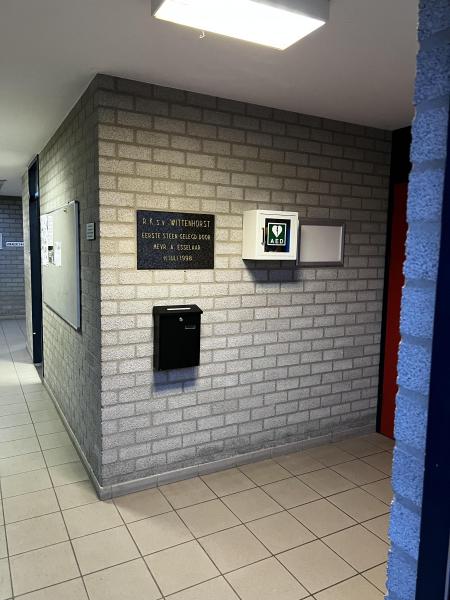 aed-wittenhorst-ingang-kleedlokalen.jpg