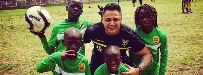 Nieuwe trainer JO17-1: Jerino Lekatompessy
