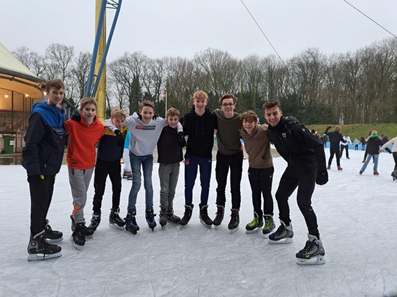 Schaatsen JO12 / JO13 en JO15 te Grefrath