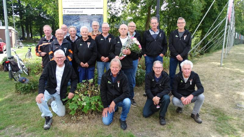 Bloemenketting voor onze Parkcommissie