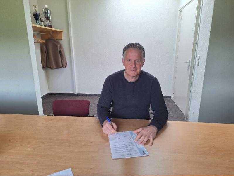 Peter van Osch nieuwe trainer JO19-1