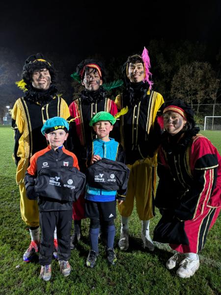 Feestelijk Pietenbezoek aan ons sportpark