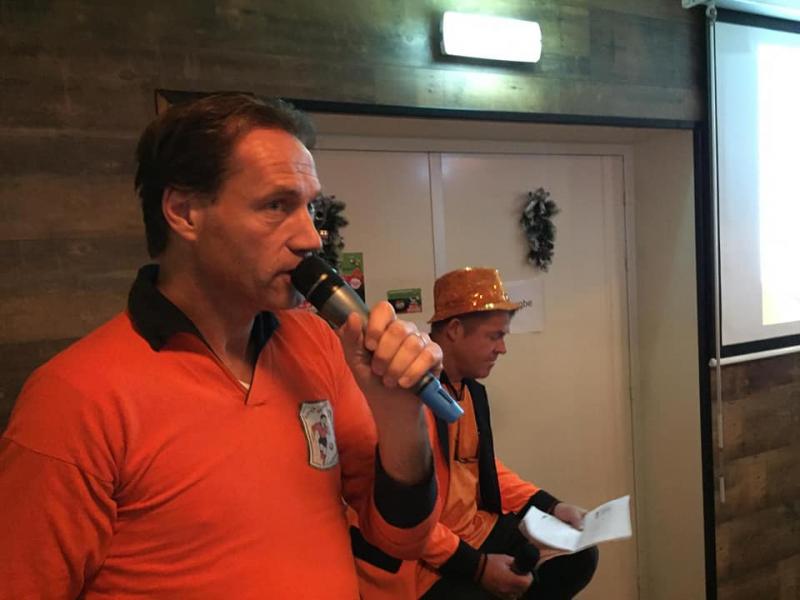 Voorbereiding voetbalquiz van start