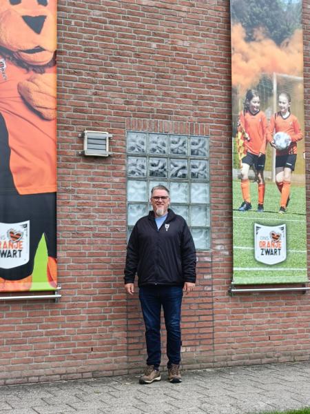 Vrijwillige(r) Vraag(t) Rubriek: Ron 't Jong