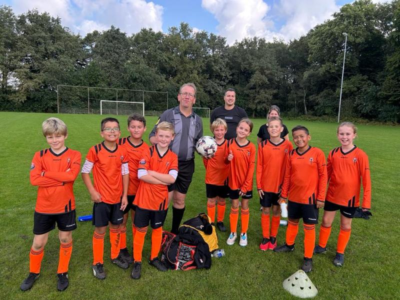 Eerste wedstrijd van Geert als scheidsrechter