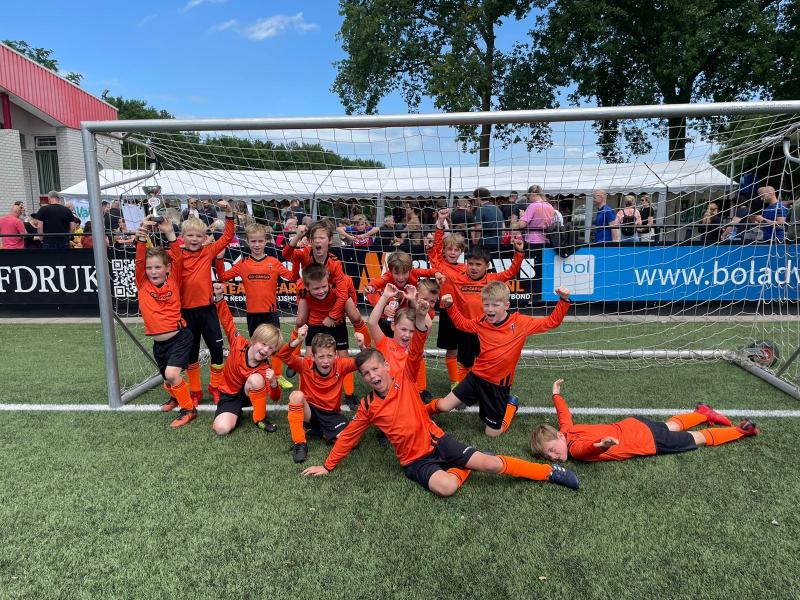 JO8 én JO9 winnen toernooi bij Volharding