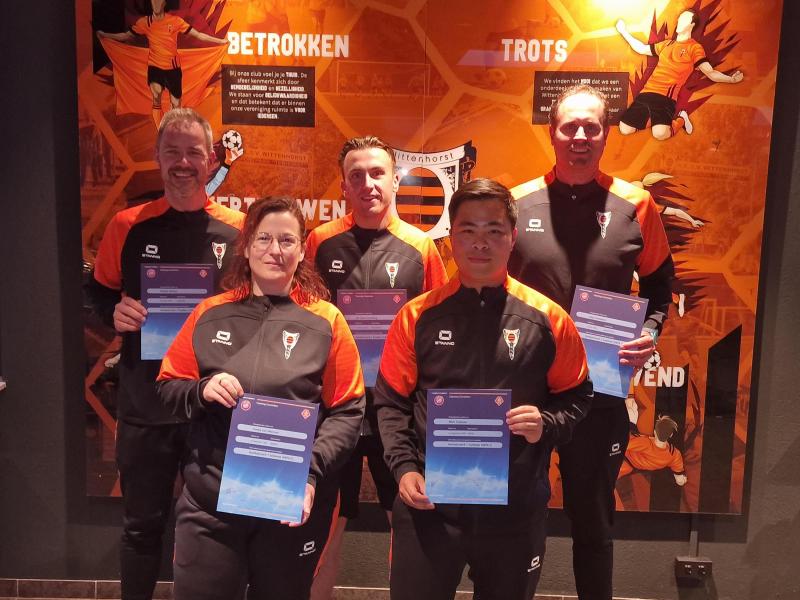 Nieuwe lichting Wittenhorst-trainers slaagt voor KNVB-cursus