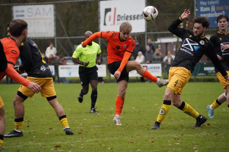 Wittenhorst onderuit tegen hekkensluiter
