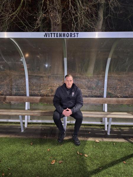 Leon Jansen ook komend seizoen hoofdtrainer JO19-1