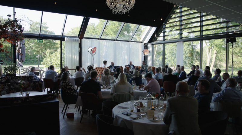 Voetbal verbindt en dat zie je terug in alles wat we doen