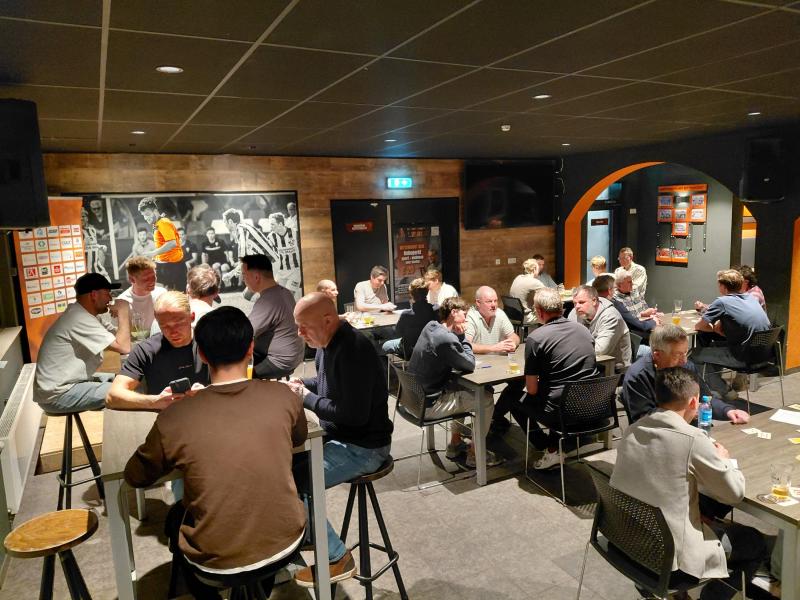 Toepen zoals vroeger: geslaagde jubileumavond vol gezelligheid en strijd