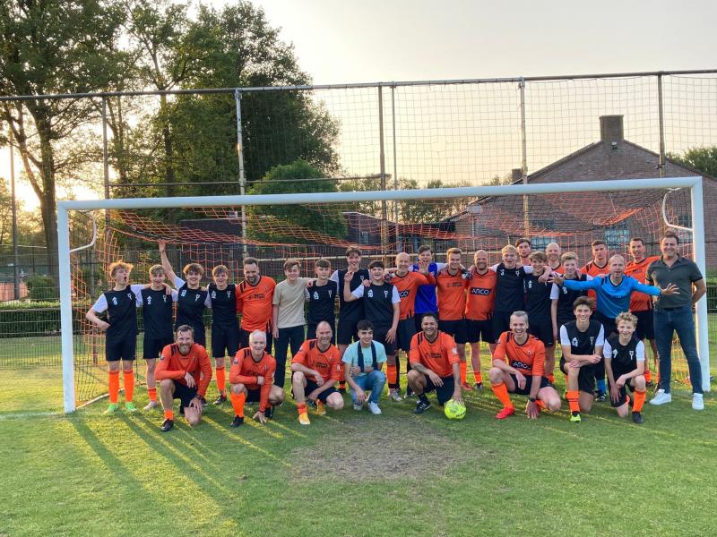 JO17-1 verslaat ouders bij seizoensafsluiting