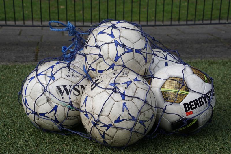 Uitgifte teamtassen en sleutels